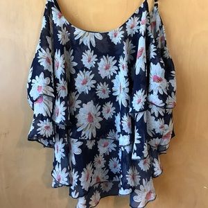 Flowy daisy tank